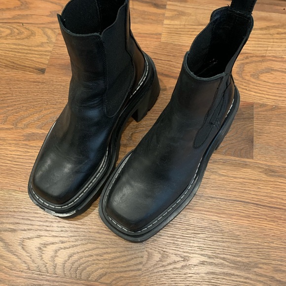 Sandro Akis Stretch Platform Chelsea Boots - Picture 2 of 4